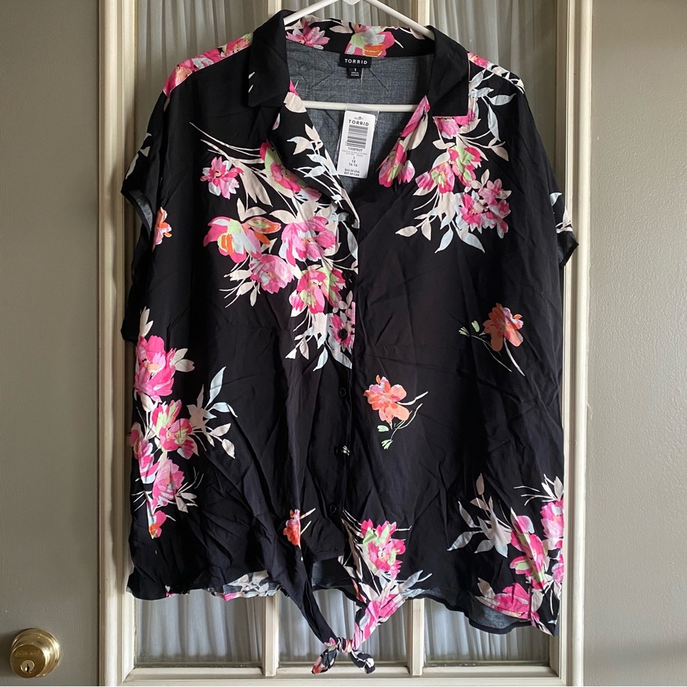Torrid Black and Pink Floral Button Down Tie Front Shirt